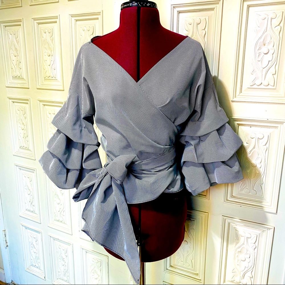 Style Mafia Wrap Over Ruffle Sleeves Top. Small.
